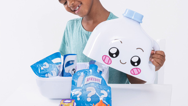 Amazon.com: LankyBox Giant Milky Mystery Set Singing Mystery Milky