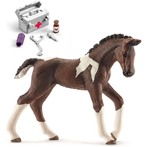Preisvergleich Produktbild Horseclub Schleich 13758 Trakehner Fohlen + 42364 Stallapotheke