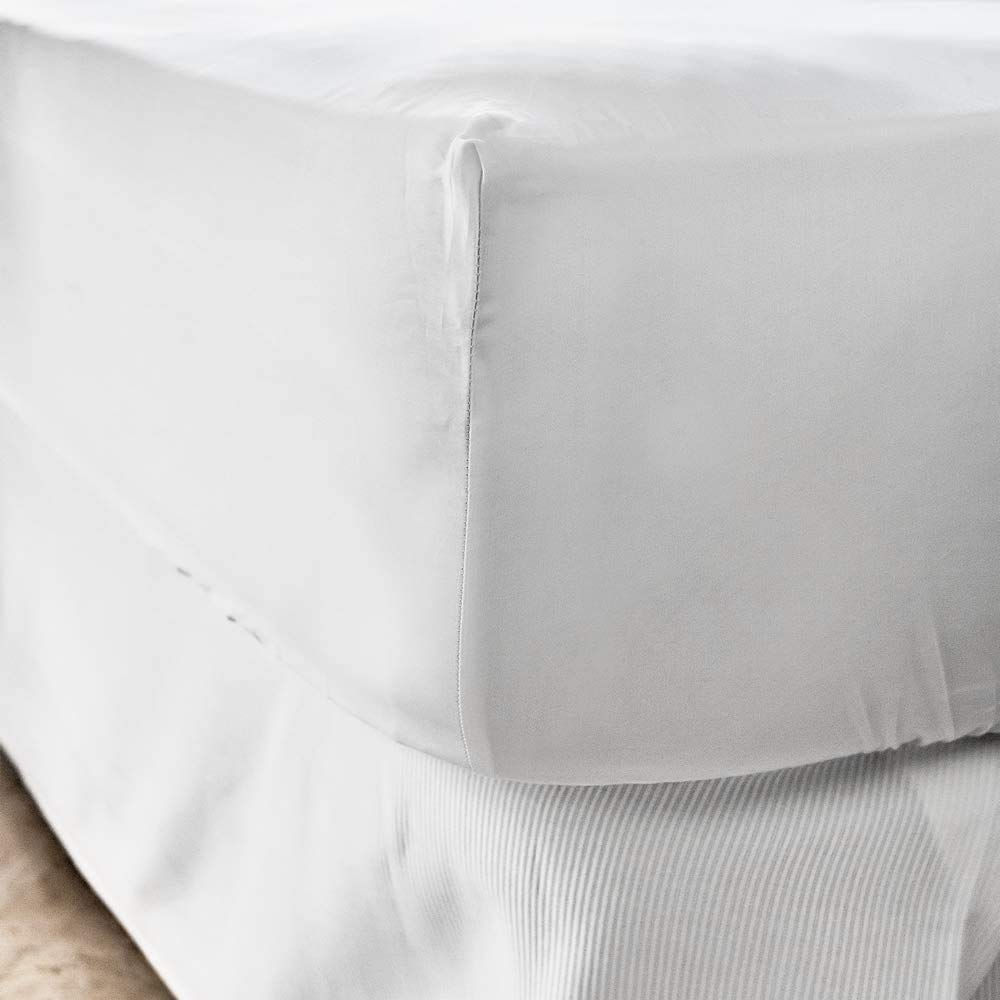 Lisbon - Lenzuolo con angoli per letto matrimoniale, in cotone egiziano a 300 fili, 135 x 200 cm, colore: Bianco