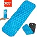 Produktbild LATTCURE Camping Isomatte, doppelte Farbe ultraleichte Isomatte Kleines Packmaß Aufblasbare Schlafmatte Luftmatratze für Camping, Reise, Outdoor, Wandern, Strand (Blau+Schwarz)