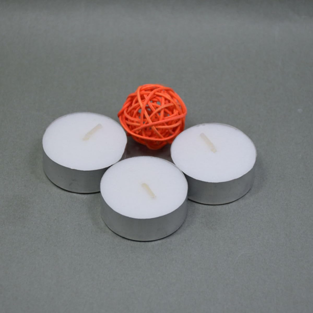 Amosfun 100pcs White Round Tea Light Candles in Wax and Aluminum, Portable and Long-Lasting Mini Votive Candles for Wedding Supply and Romantic Dinner Decor