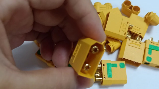 A Pair of Amass Anti Spark XT90-S Plug Connector Male Female Set With A Pair of Amass Anti Spark XT90-S Plug Connector Male Female Set With