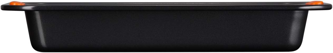 Le Creuset Toughened Non-Stick Bakeware Rectangular Cake Tin - 33 cm