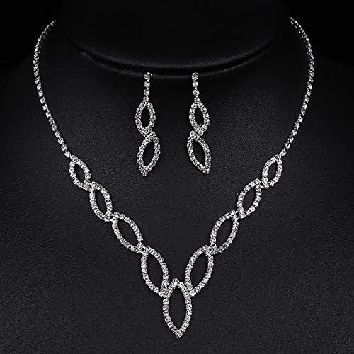 Parure de mariage en cristal et perles pour sublimer votre robe de mariée