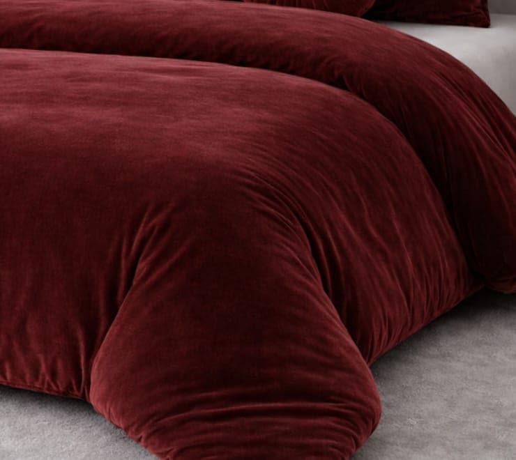 Image of Sands Luxurious 6Pc Bedding Set for Winter, 1 Double Duvet Cover,1 Double Bed bedsheet, 2 Pillow Covers, 2 Round Cushions, Ultra Soft Woollen Bedsheet Set- 90X100 inches (Maroon)