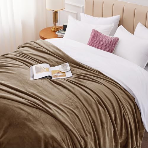 WAVVE Kuscheldecke Braun Flauschig Decke Fleecedecke - Sofadecke Klein Wohndecke Couchdecke, Decke Sofa Weich,Schokolade Hellbraun Leicht Sofaüberwurf 130x150 cm