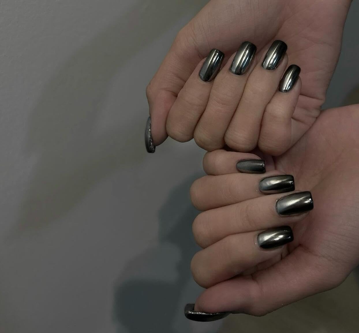 KQueenest Chrome Black Press on Nails Short Medium Square Glitter Metallic False Nails Medium Coffin - Image 2