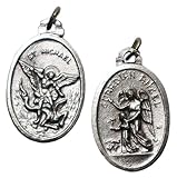 10 Medallas “San Miguel Arcángel” en relieve - Parte trasera: Ángel guardián en relieve.
