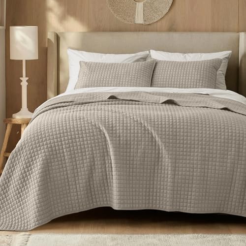 Image of Wonderful 3 Piece Waffle Weave Quilt Set Queen Size, Grey Lightweight Bedspread Coverlet for All Season, Ultra Soft Microfiber Bedding Set with 2 Pillow Shams, Waffle Pattern Quilted Design 94 inchx94 inch | Breathable & Cozy