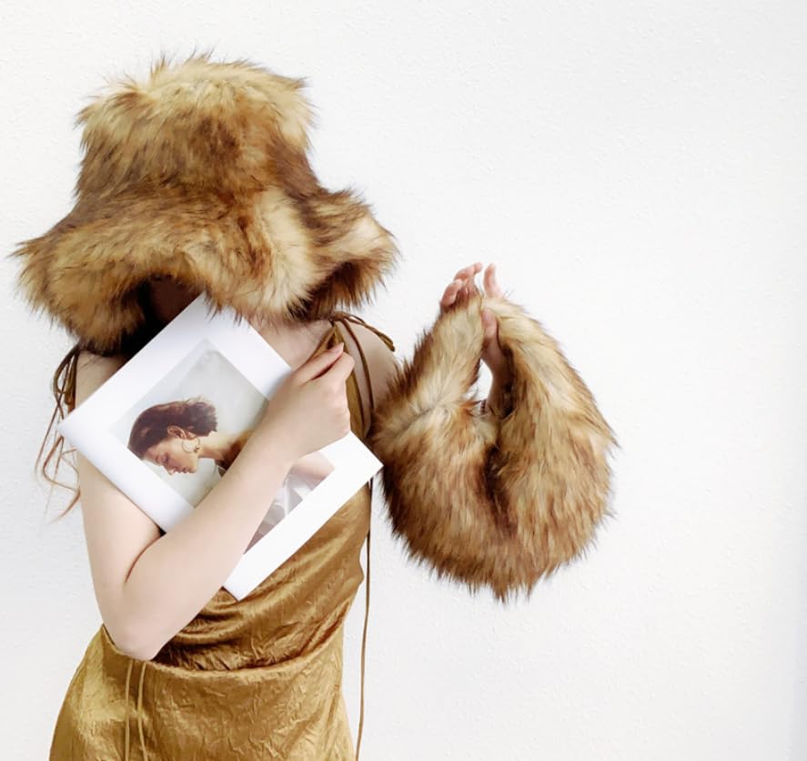 YXCFEWD Furry Heart Shaped Crossbody Bag for Women - Plush Y2K Handbag with Soft Shoulder Strap4