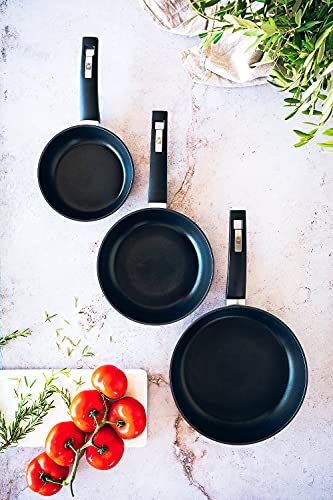 BRA-Set-de-3-sartenes-de-aluminio-forjado-con-antiadherente-18-22-26-cm-aptas-para-todo-tipo-de-cocinas-incluida-induccion-y-vitroceramica-Exclusiva-Amazon