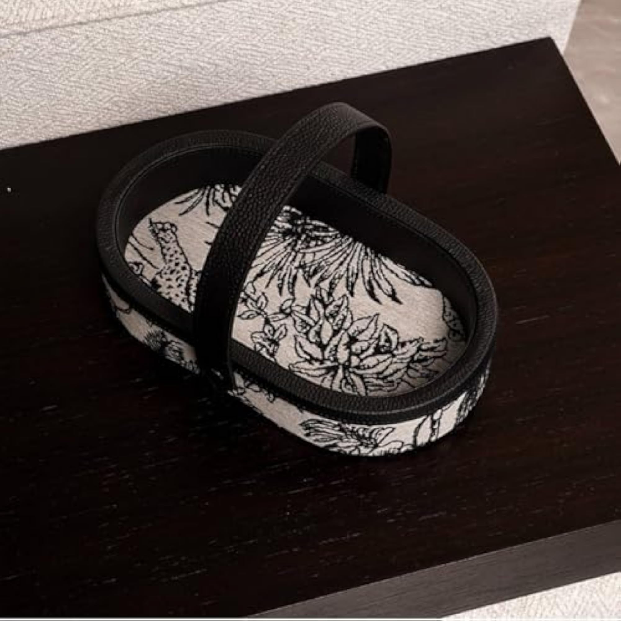 Decorative PU Leather Tray with Retro Design and Handle