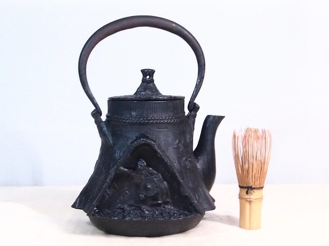 【未使用】大峰造 蝋型 農村田舎文様 鉄瓶 富士型 合掌造り/白川郷 金属工芸 大峰造 蝋型 農村田舎文様 鉄瓶 富士型 合掌造り白川郷 金属工芸