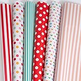 RECYCLABLE - Jedes Geschenkpapier wird aus nachhaltigen Quellen hergestellt.