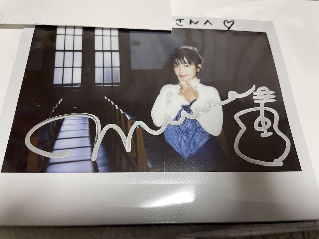 Amazon.co.jp: miwa サイン入りポラロイド 超貴重 : おもちゃ