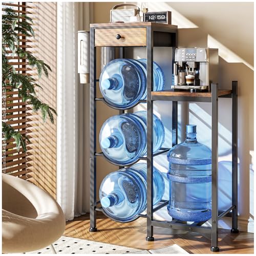 La Mejor Selección de Portagarrafon los más solicitados. 47 Simple Wisdom Estante para Garrafon de Agua 3 Portabotellas,Porta Garrafones de Agua,Portabotella Elevado,Mesa Auxiliar Portabotellas Dos en uno,un Cajón no Tejido(Retro+Negro)