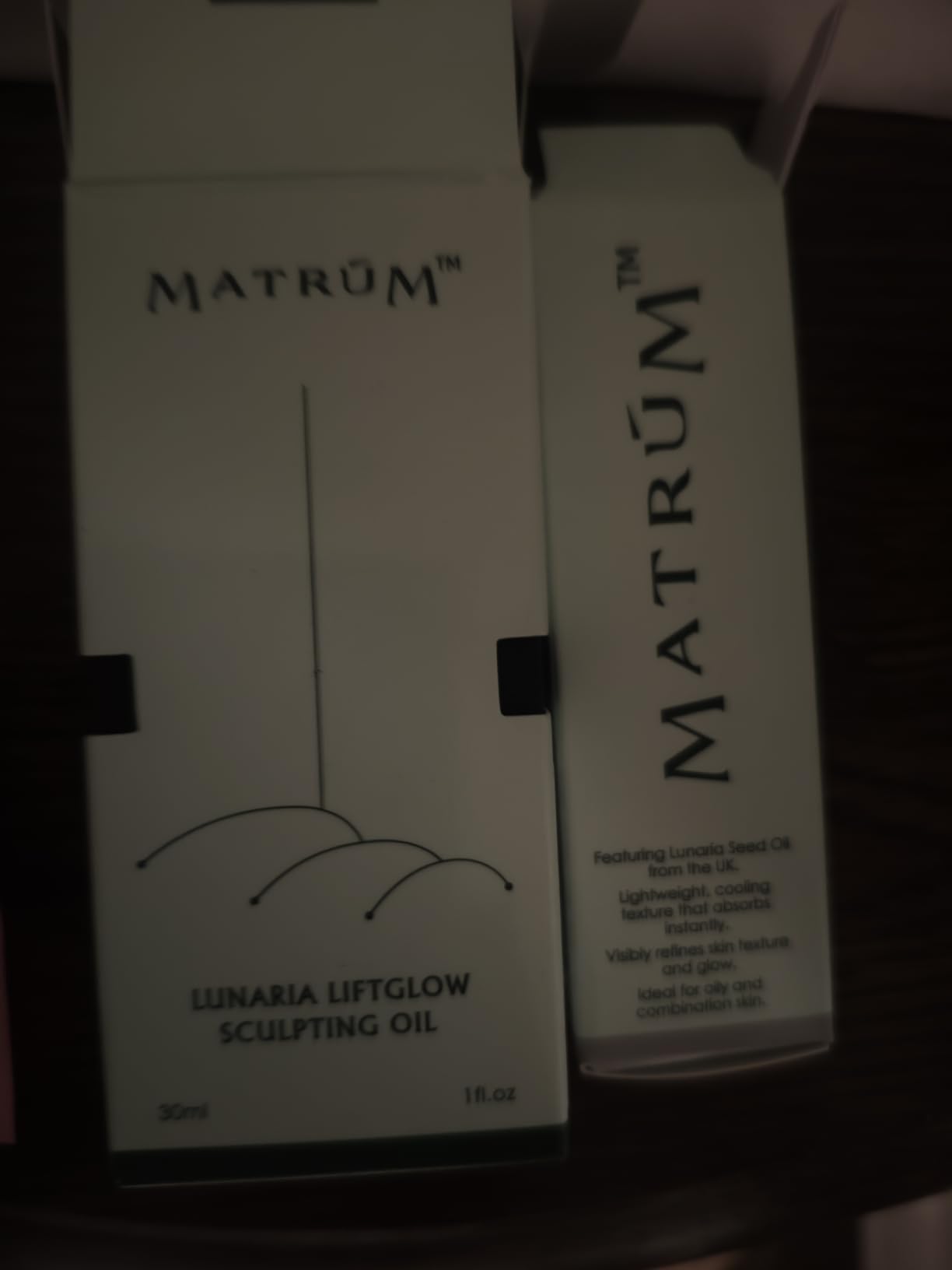 MATRÚM Organic Barrier Repair Face Serum – Brightening, Firming & Hydrating Serum for Dry & Sensitive Skin | Soothes Redness & Dryness | with Niacinamide, Vitamin E & Camelina Seed Oil