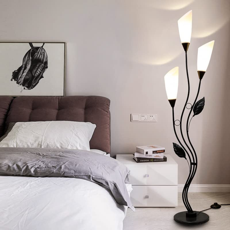 Luz de piso con pie ideal para iluminar tu salón con elegancia
