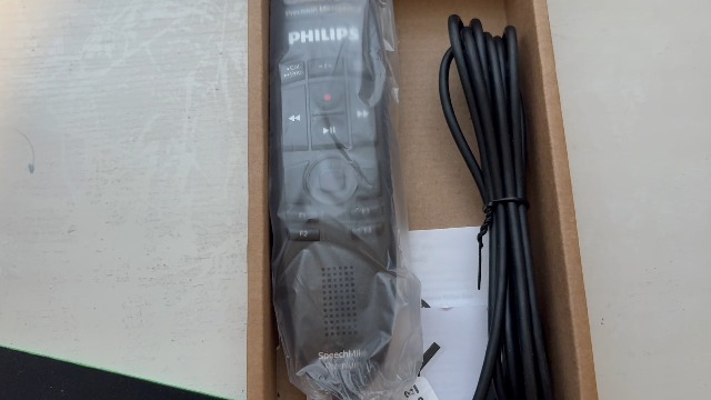 Philips SpeechMike Premium Touch in box with USB cable