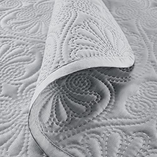 ROOM99 Leila Elegante Tagesdecke in Hellgrau 170 x 210 cm Vielseitige Wohndecke als Bettüberwurf oder Sofaüberwurf Überwurfdecke für Bett… – Ansicht 3