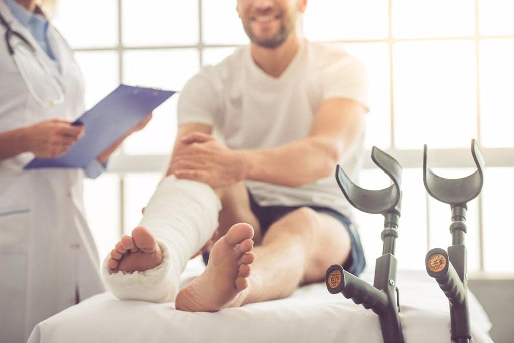 Almohada para Piernas con Varices - Cojin reposapiernas, dolor de espalda y rodillas, cuña para piernas pesadas, mejora la circulación piernas hinchadas, ergonomico, previene retencion de liquidos