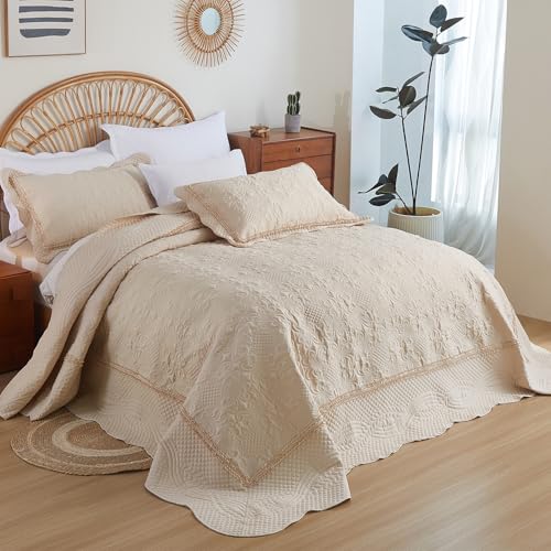 Image of EVENHUG Oversized Quilts Set King Size 3 Piece Bedding Set Reversible Bedspread with 2 Pillow Shams Coverlet Lightweight Soft Bed Cover for All Season(120 inchX128 inch,Beige)