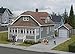 Walthers Cornerstone HO Scale Model Kit - Updated American Bungalow with Single-Car Garage