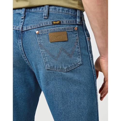Image of Wrangler Men's Rugged Wear Classic Fit Jean