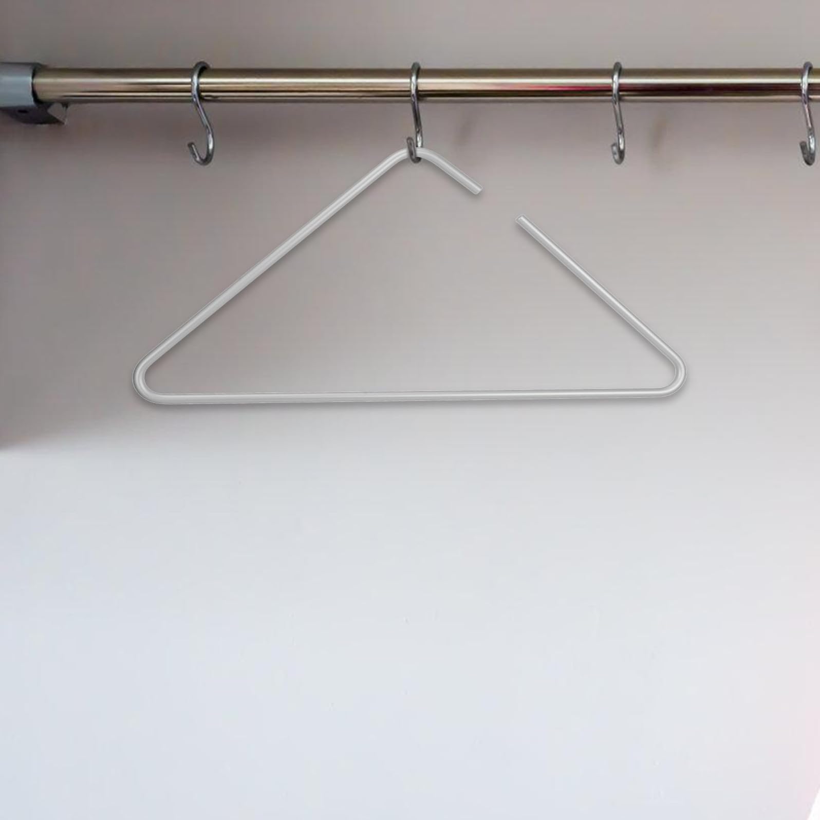KICHOUSE Set 5 Grucce in Lega di Alluminio Argento per Vestiti e Camicie, Salvaspazio Tocco Confortevole, Design Solido e Resistente per Armadio Casa