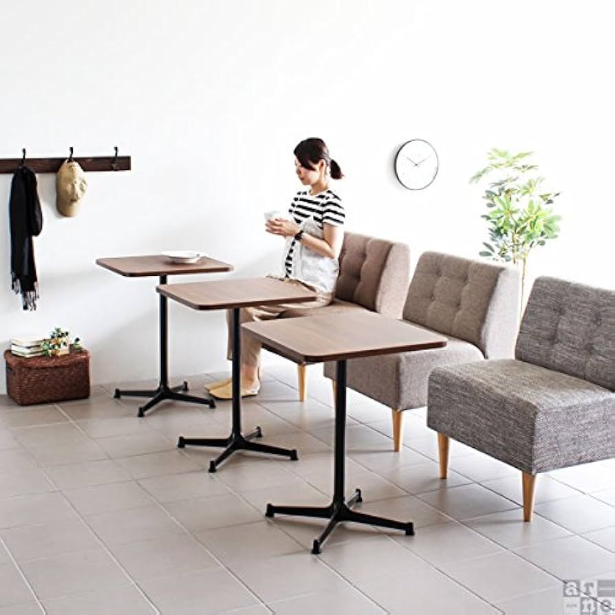 ⭐︎M⭐︎ カフェ倒産品！ナチュラルウッド正方形テーブル①