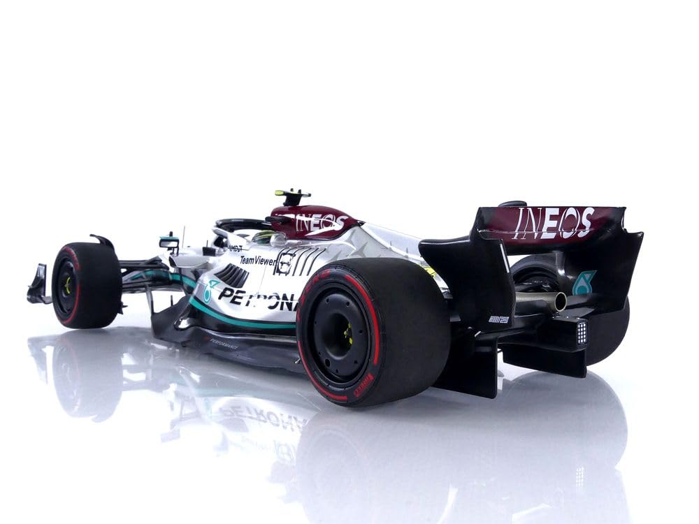 【未使用】メルセデスAMGペトロナスF1 2022チームポロ ブラック 4 / メルセデス|1/43スケールブラゴ 1/43スケール メルセデス