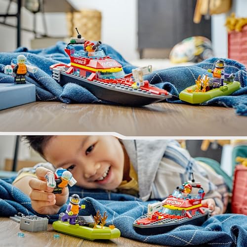 LEGO 60373 City Le Bateau de Sauvetage des Pompiers, Set Flottant, avec Jetpack et 3 Minifigurines, Jouet pour Garçons et Filles Dès 5 Ans, Idée Cadeau