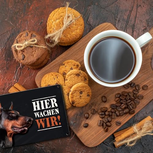 Metallschild mit Dobermann Motiv und Spruch: Hier wachen wir!
