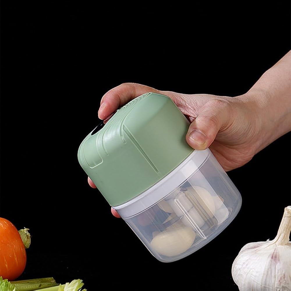 Kioball Mini Hachoir à Ail Électrique Portable Rechargeable par USB de 250  ML - pour Hacher L'Ail, Le Gingembre, Le Piment, L'Oignon et la Viande :  Amazon.fr: Cuisine et Maison