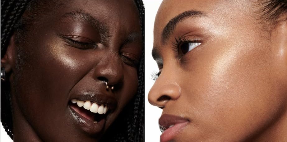 M.A.C Cosmetics Strobe Beam Liquid Blush - Lightning (Light beige with Gold Shimmer) - 0.14 fl oz / 4.3 mL - Image 3