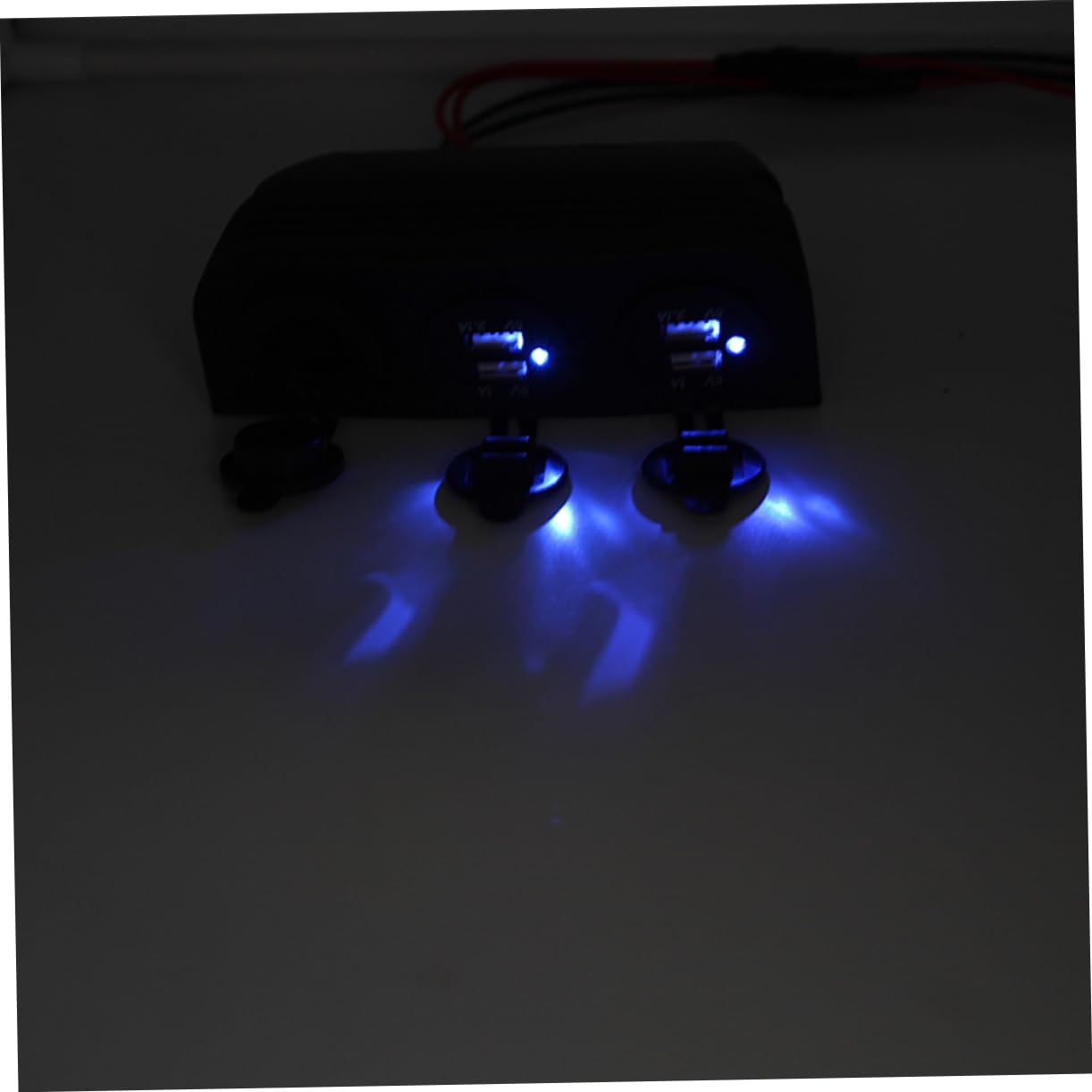 Uonlytech Adattatore Accendisigari Auto con 4 Porte USB 5v 3.1a con Indicatore di Tensione 12-24v per Smartphone Gps