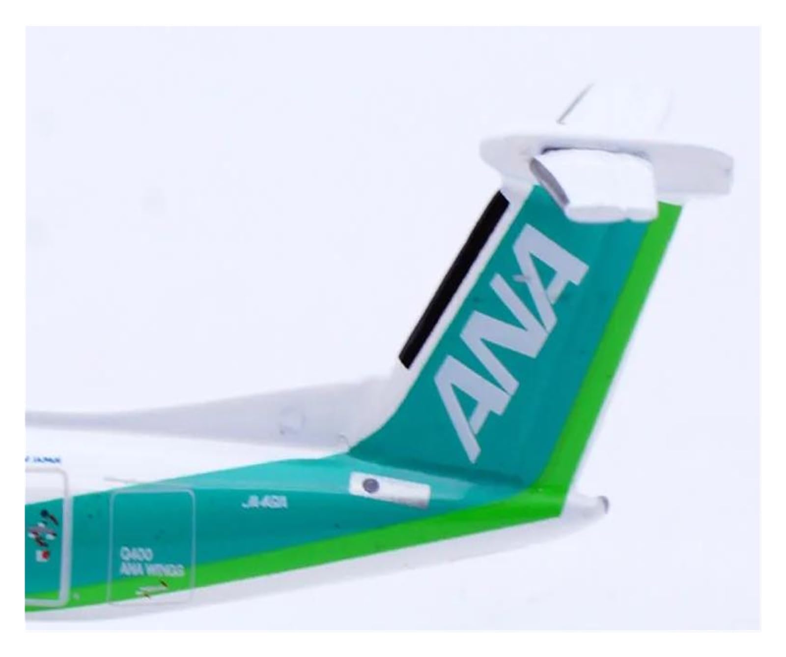 Amazon.co.jp: ミニチュアカー 1:400 ANA 全日空ボンバルディア