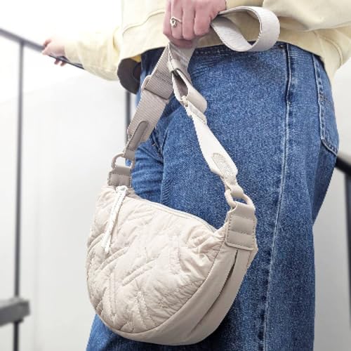 Zwei Damen Puffer Tasche Cleo CL50 gesteppte moonbag 2 Liter wasserabweisende quilted Puffy Bag Halbmond-Form, recyceltes Nylon, Stepptasche tragbar als Umhängetasche oder crossbody (sand)