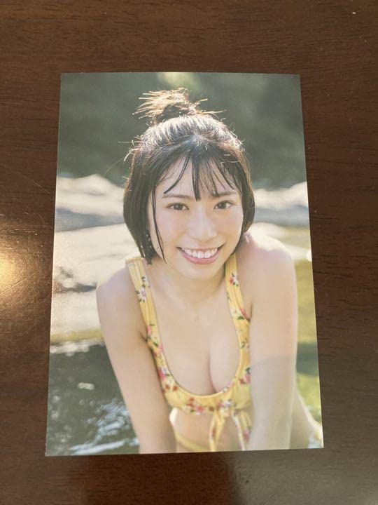 東村芽依 写真集 （ポストカード&amp;過去写真付） 日向坂46・東村芽依、1st写真集『見つけた』より封入ポスト