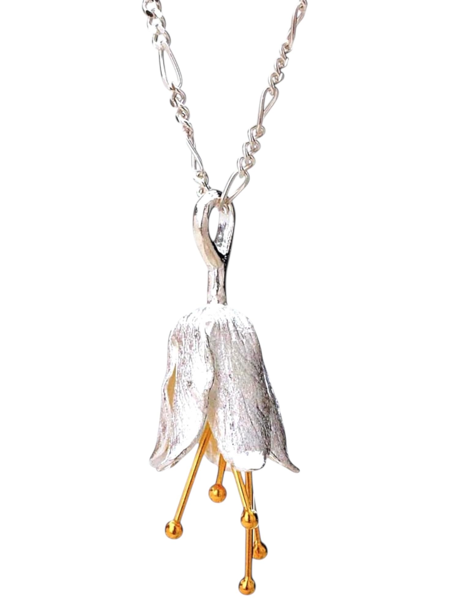 MadamLili - Glockenblume Bicolor 3D Silber Anhänger - 925 Sterling Echtsilber Vergoldet - Handgefertigt - Matt - Staubblätter Naturschmuck - Exklusive Schmuckbox