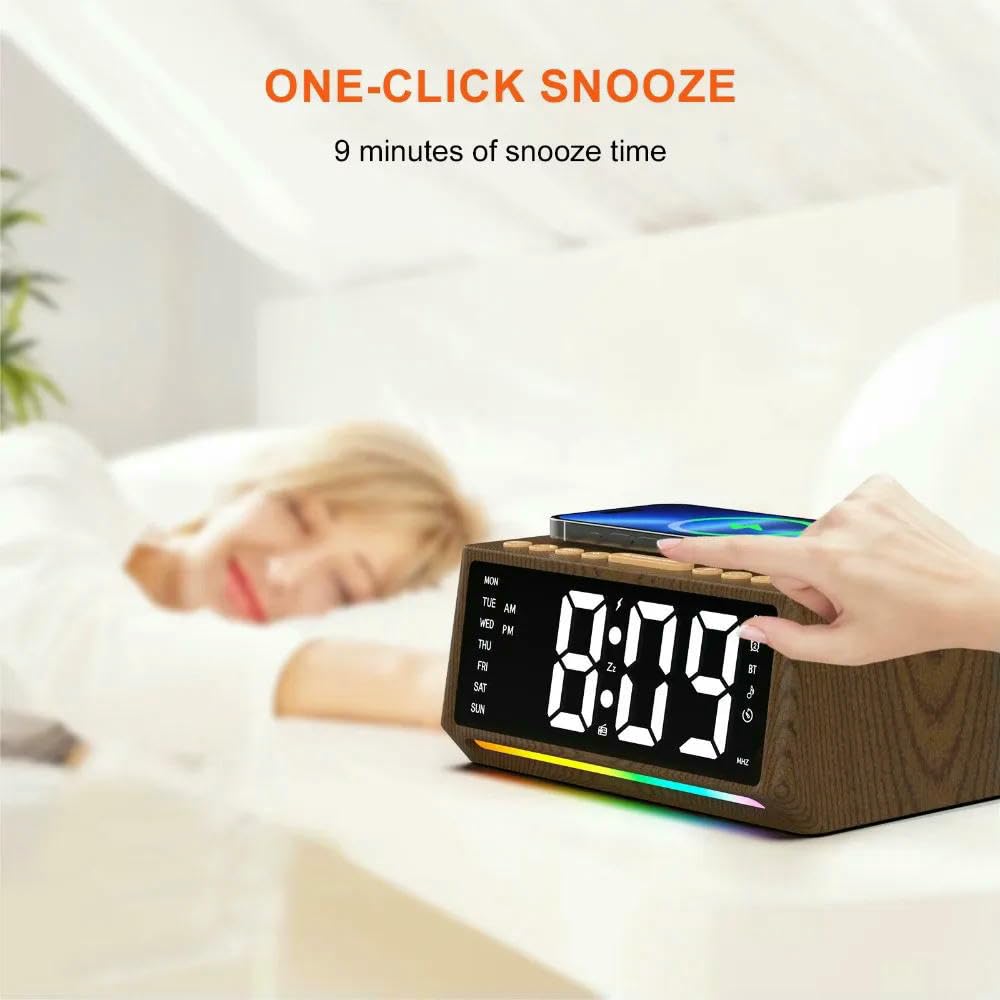 Sveglie digitali retrò per camere da letto con numeri grandi, orologio da tavolo con stazione di ricarica wireless, 7 luci d'atmosfera, dimmer,