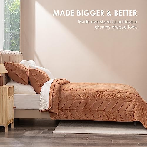 Evergrace 3 Pieces Luxurious Velvet King Quilts, Ultra Soft Lightweight Velvet Comforter Set thumb #2