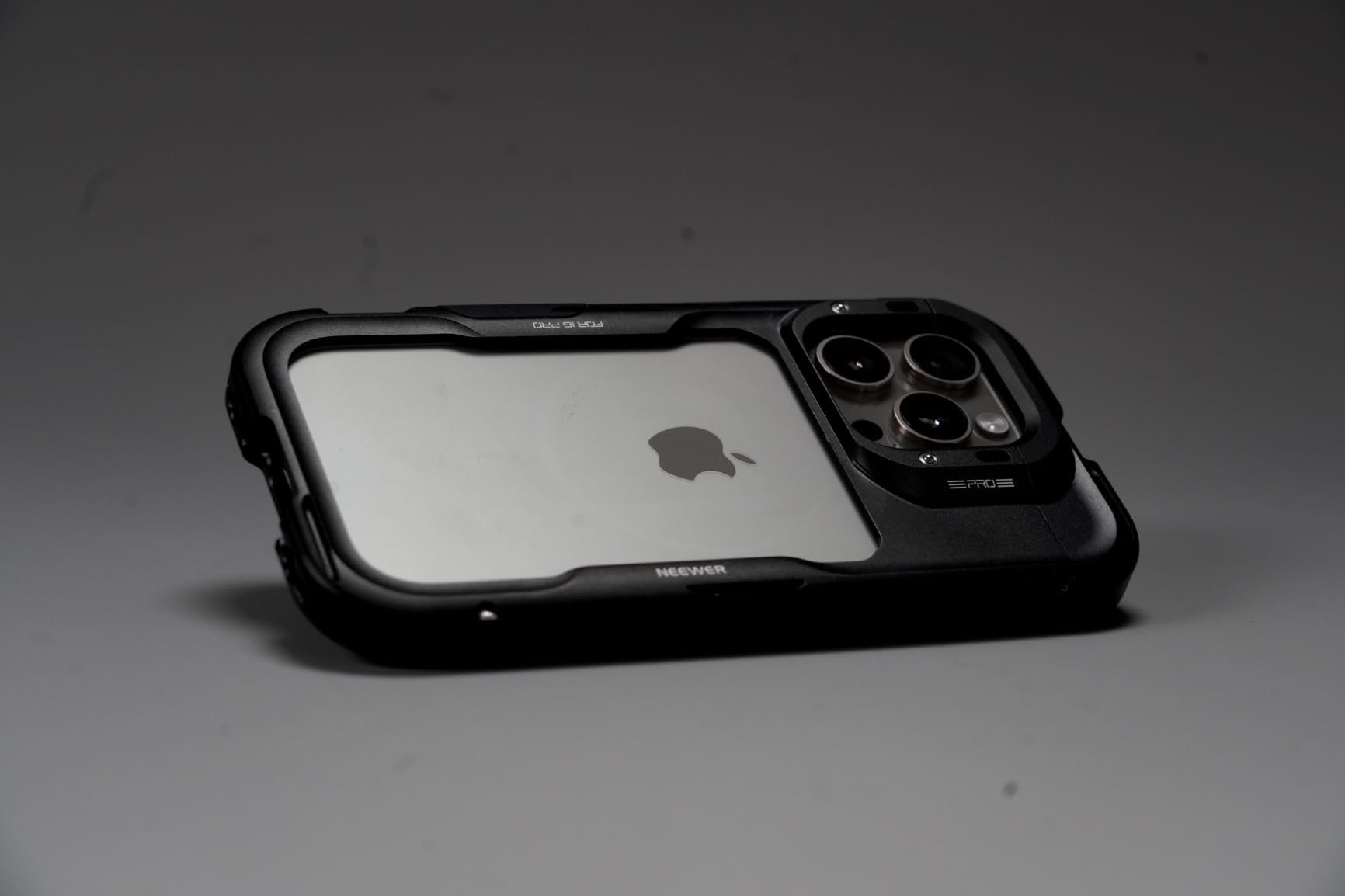 NEEWER PA073/PA074 Phone Cage Compatible with iPhone 16 Pro/Pro