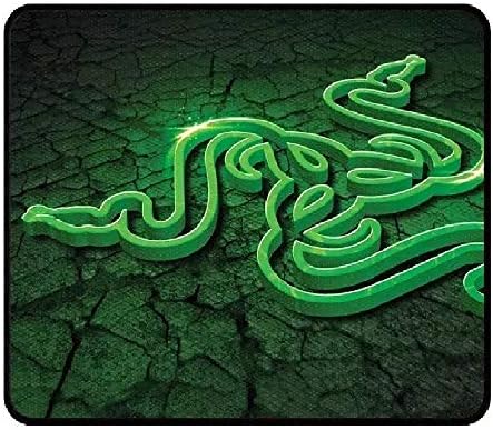 Razer Goliathus Chroma - Soft Gaming Mouse Mat with RGB Lighting (Cable Holder, Fabric Surface, Non-Slip, Quilted Edge, Optimized for all Mice) Black