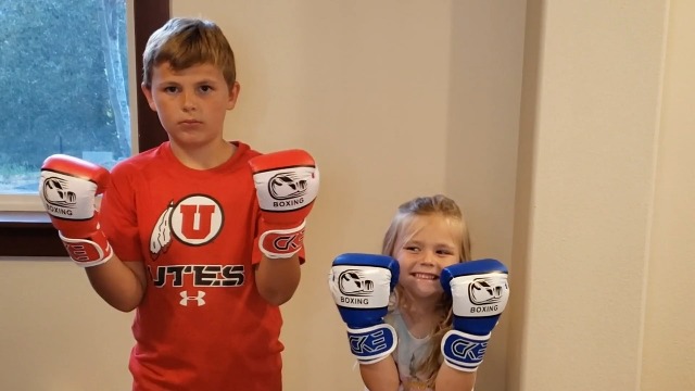 Set Guantoni Boxe Per Bambini – Avvolgimenti E Corda Salto – Kickboxing Ragazza – PSS 4/6 Oz