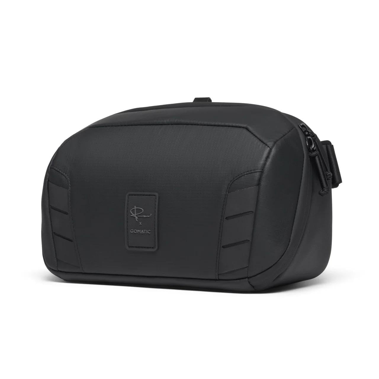 Gomatic Sling Bag Fotográfica 5L – Borsa Compacta para Cámara Mirrorless o Reflex, Diseño Peter McKinnon, Impermeable, Acceso Rápido, Ideal para Viajes, Ciudad o Fotografía Ligera