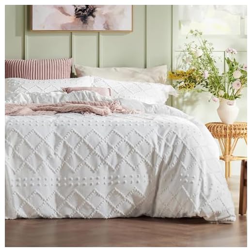 White Bedroom Ideas for a Cozy and Elegant Look
