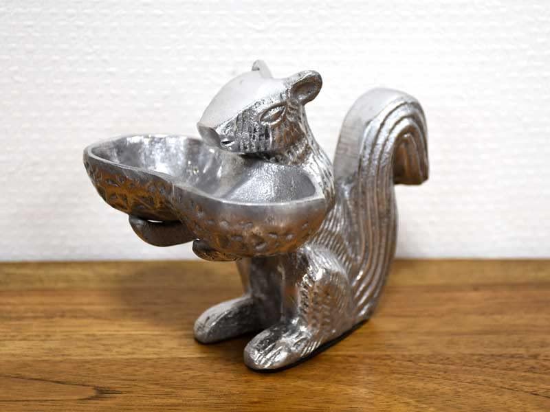 希少レア純銀90.0 重さ63ｇ　象小物入れ　装飾品置物　アジアン 希少レア純銀90.0 重さ63g 象小物入れ 装飾品置物 アジアン 希少レア