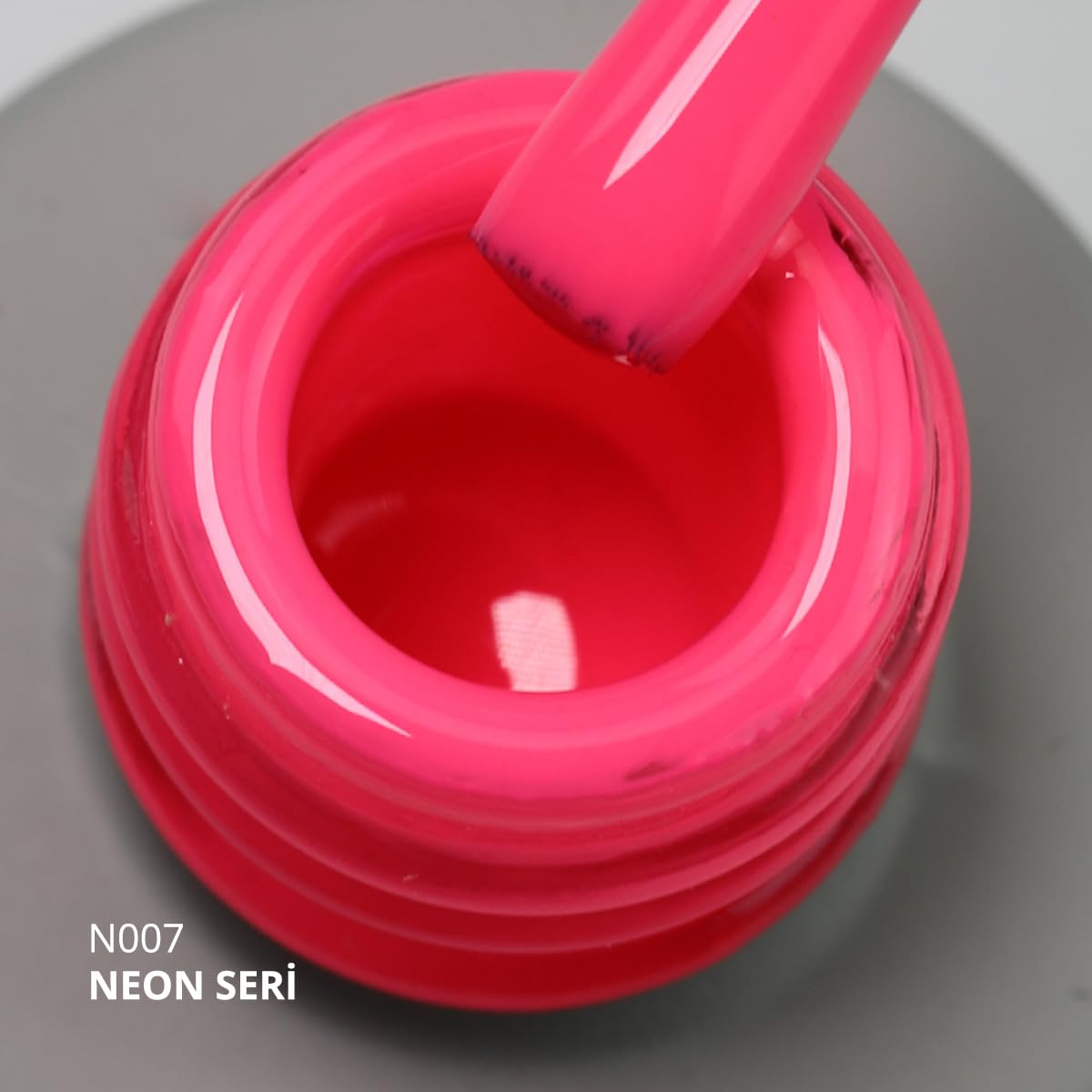 MOMO professional Kalıcı Oje N007 Neon Barbi Pembe 4 ml