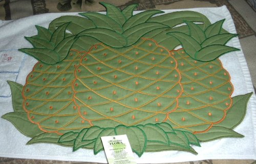 HAWAIIAN QUILTED PINEAPPLE PLACEMAT